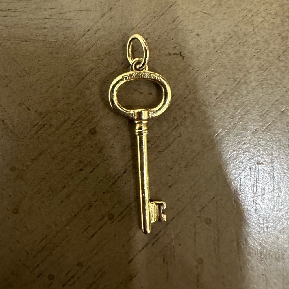 Tiffany Oval Key